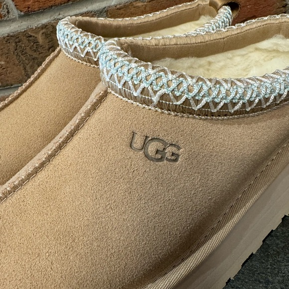 Ugg Tazz SAND Womens - Picture 4 of 9